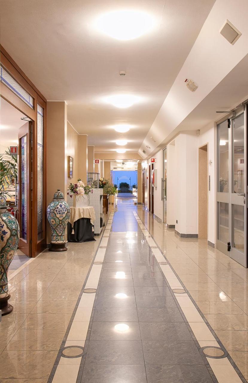 Park Hotel Ermitage Resort & Spa Lido di Jesolo Buitenkant foto